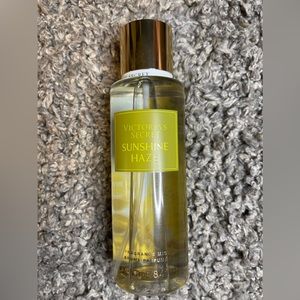 Victoria’s Secret fragrance mist Sunshine Haze